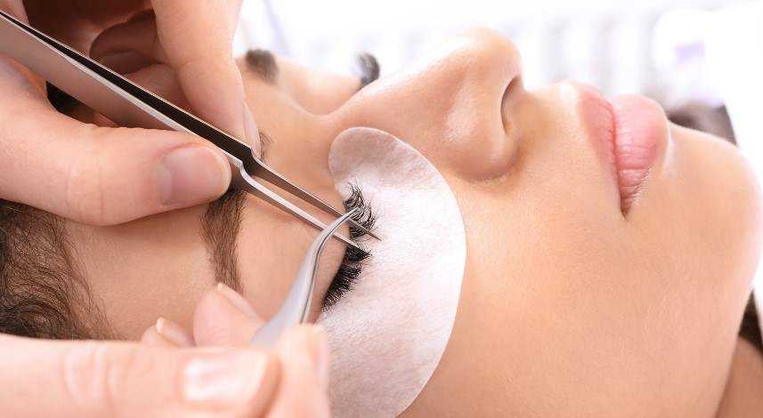 How to Clean Eyelash Extensions?