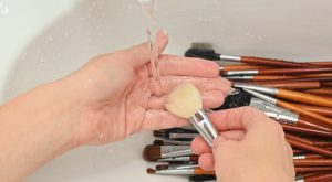 How to Clean Makeup Brushes?