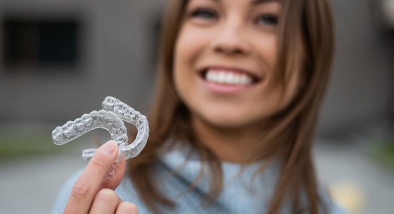 How to Clean Retainers? - Expert Tips