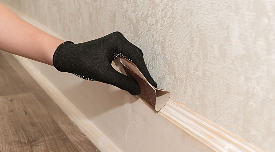 How to Clean Skirting Boards?