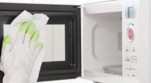 Step-by-Step Guide on How to Clean a Microwave