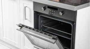 Tips and Tricks for Maintaining a Clean Oven