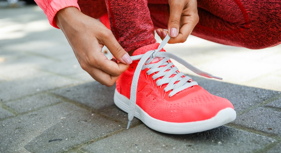 How to Clean White Shoelaces